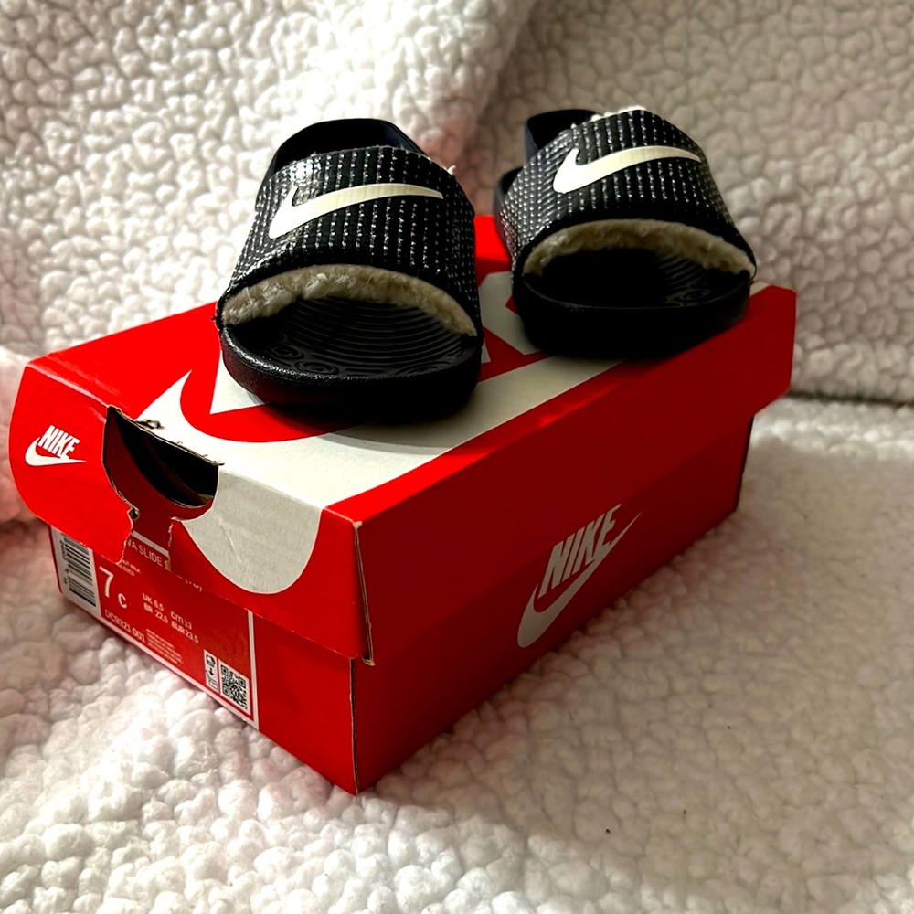 Toddler, Nike sandals, NWOT. Size 7c